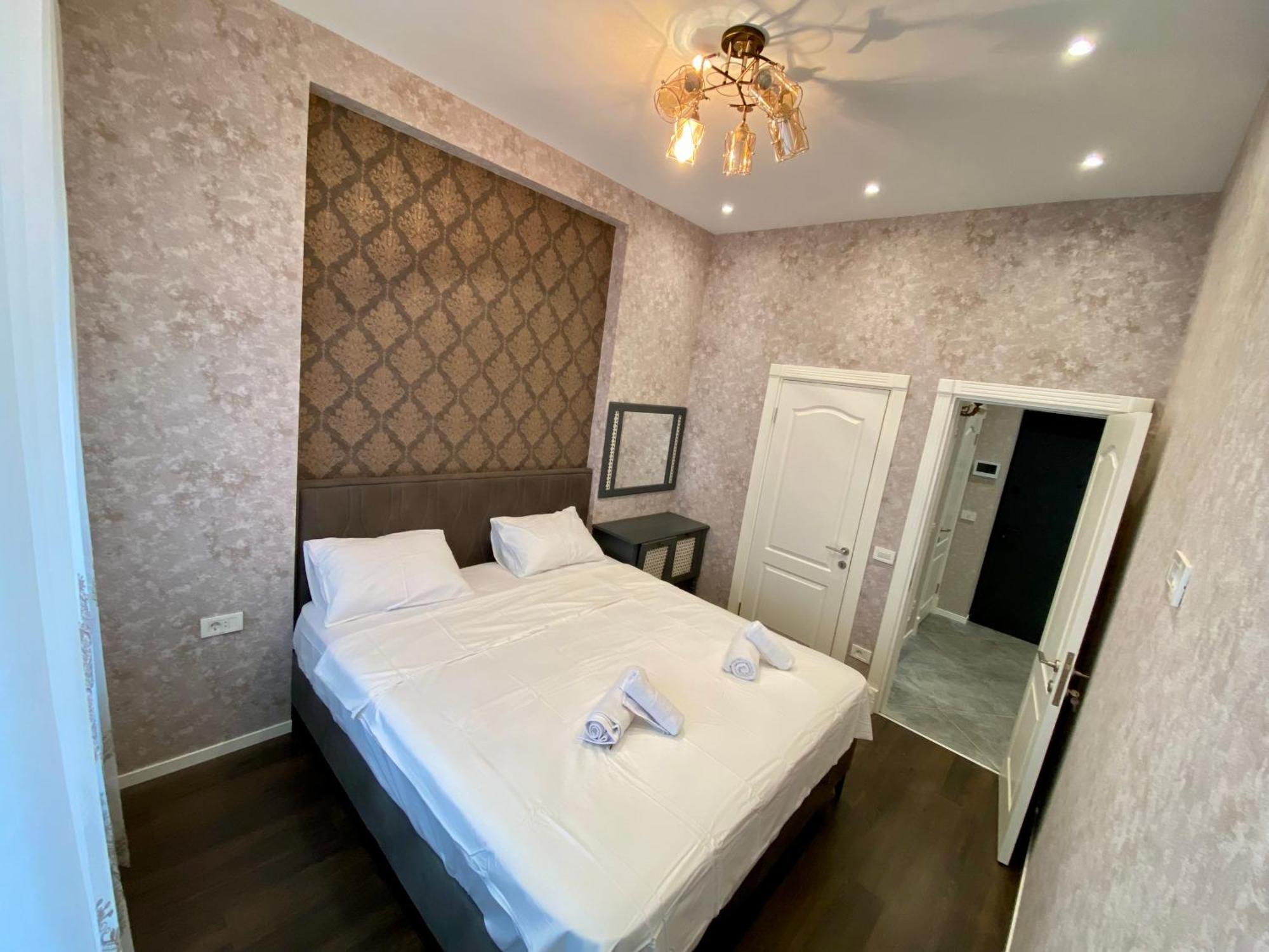 White Deluxe Baku